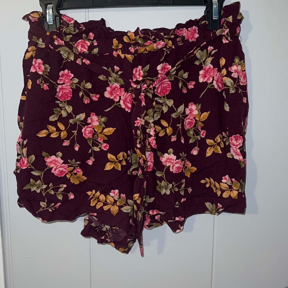 American Eagle floral shorts. Size L